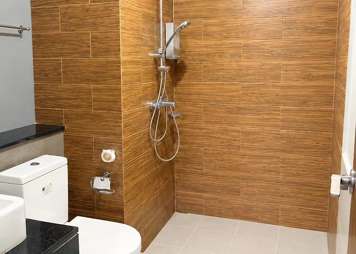 Avelon 4* Manila